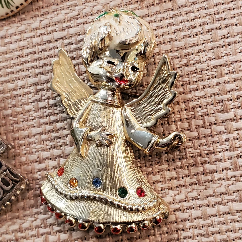 5 vintage Christmas brooches (angels, Rudolph, bird and pine branch)